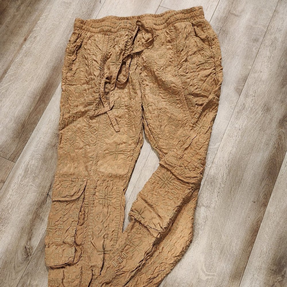 ANTHROPOLOGIE [[Johnny Was]] Peaches All Over Emboidered Cargo Boho Joggers